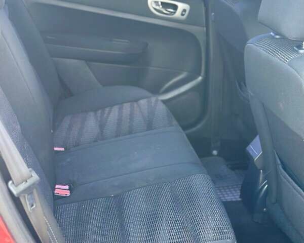 Красный Пежо 307, объемом двигателя 1.6 л и пробегом 216 тыс. км за 4800 $, фото 1 на Automoto.ua