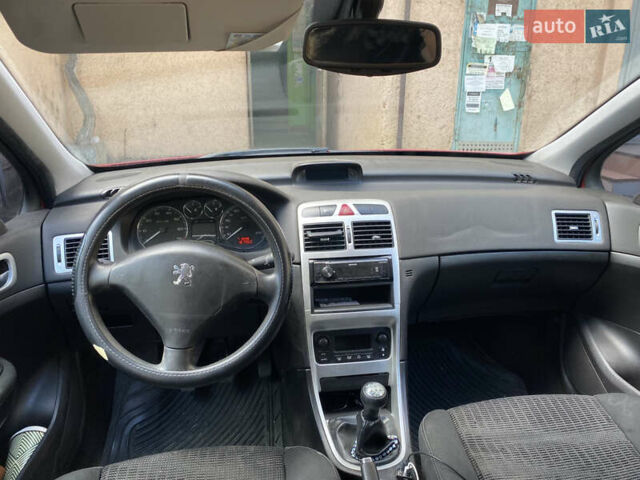 Червоний Пежо 307, об'ємом двигуна 1.59 л та пробігом 187 тис. км за 4990 $, фото 7 на Automoto.ua