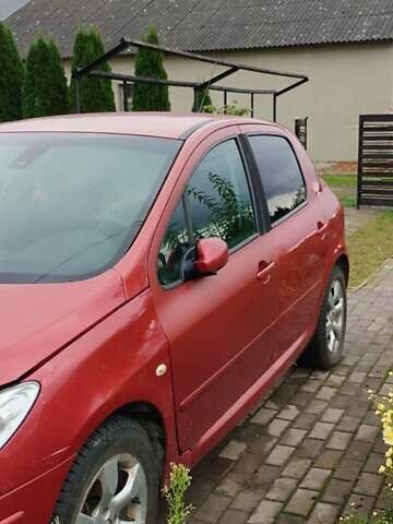 Красный Пежо 307, объемом двигателя 2 л и пробегом 260 тыс. км за 2600 $, фото 5 на Automoto.ua