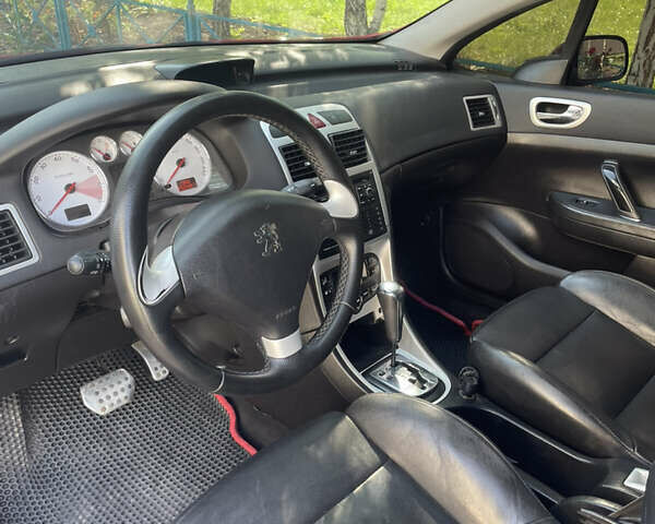 Красный Пежо 307, объемом двигателя 2 л и пробегом 250 тыс. км за 4850 $, фото 12 на Automoto.ua
