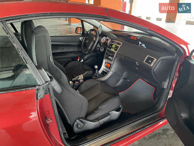 Красный Пежо 307, объемом двигателя 2 л и пробегом 190 тыс. км за 4999 $, фото 2 на Automoto.ua
