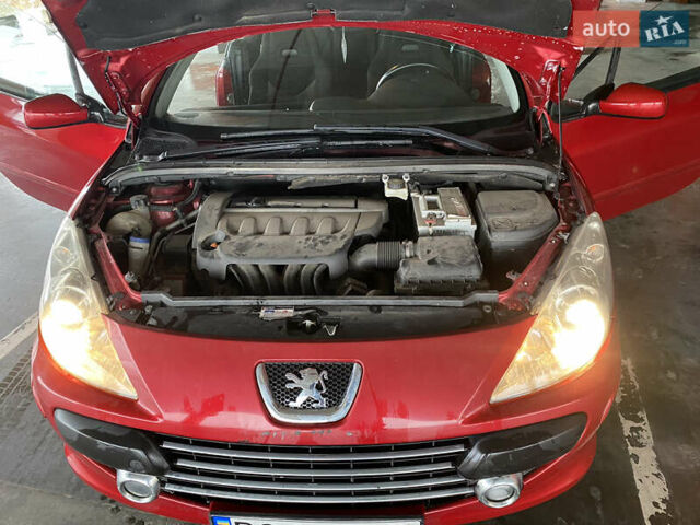 Красный Пежо 307, объемом двигателя 2 л и пробегом 190 тыс. км за 4999 $, фото 5 на Automoto.ua