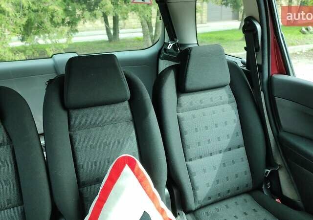 Червоний Пежо 307, об'ємом двигуна 2 л та пробігом 280 тис. км за 2200 $, фото 6 на Automoto.ua