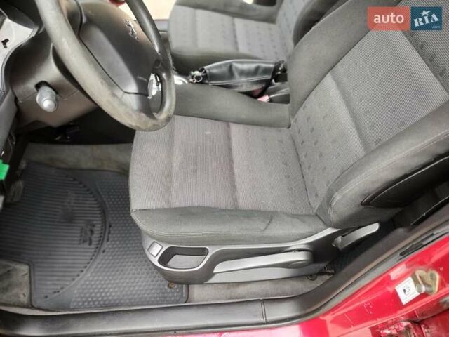 Червоний Пежо 307, об'ємом двигуна 2 л та пробігом 280 тис. км за 2200 $, фото 29 на Automoto.ua