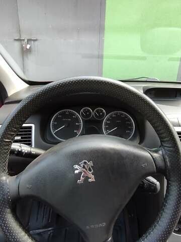 Красный Пежо 307, объемом двигателя 1.6 л и пробегом 286 тыс. км за 3600 $, фото 11 на Automoto.ua