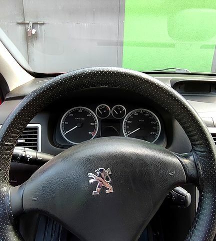 Красный Пежо 307, объемом двигателя 1.6 л и пробегом 286 тыс. км за 3650 $, фото 4 на Automoto.ua