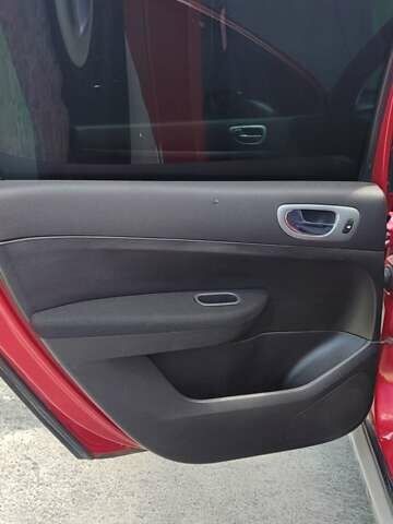 Красный Пежо 307, объемом двигателя 1.6 л и пробегом 286 тыс. км за 3600 $, фото 8 на Automoto.ua