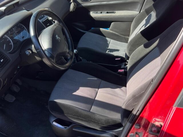 Червоний Пежо 307, об'ємом двигуна 2 л та пробігом 379 тис. км за 4000 $, фото 2 на Automoto.ua