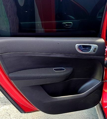 Красный Пежо 307, объемом двигателя 1.6 л и пробегом 286 тыс. км за 3650 $, фото 5 на Automoto.ua