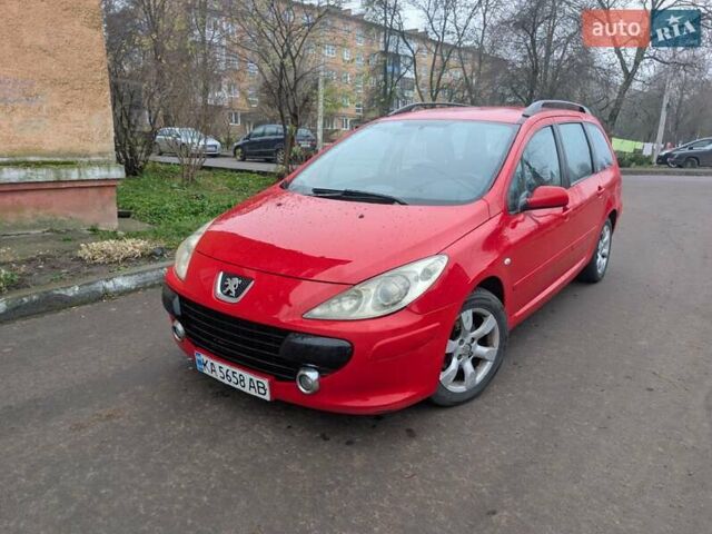 Красный Пежо 307, объемом двигателя 1.59 л и пробегом 350 тыс. км за 3650 $, фото 1 на Automoto.ua
