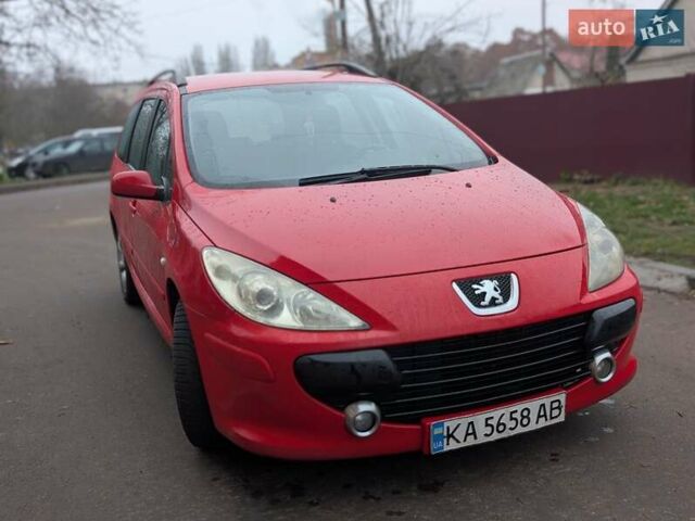 Красный Пежо 307, объемом двигателя 1.59 л и пробегом 350 тыс. км за 3650 $, фото 3 на Automoto.ua