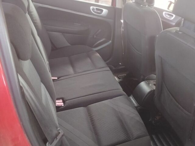 Червоний Пежо 307, об'ємом двигуна 2 л та пробігом 269 тис. км за 4700 $, фото 4 на Automoto.ua