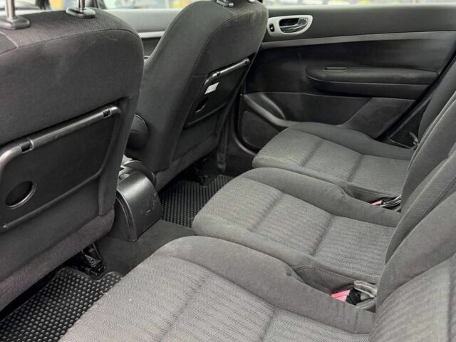 Червоний Пежо 307, об'ємом двигуна 0 л та пробігом 202 тис. км за 3950 $, фото 8 на Automoto.ua