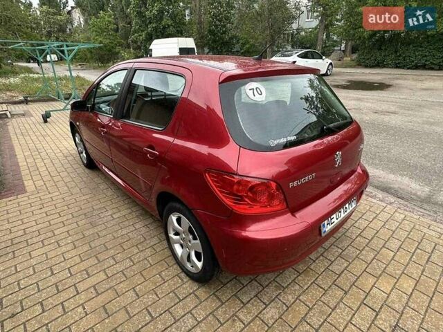 Красный Пежо 307, объемом двигателя 2 л и пробегом 269 тыс. км за 4700 $, фото 1 на Automoto.ua