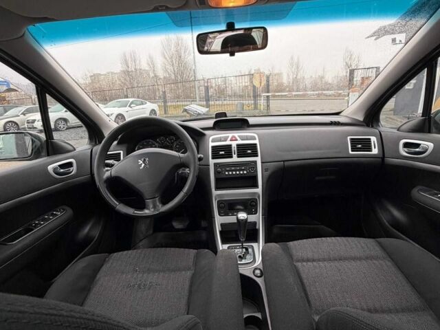 Червоний Пежо 307, об'ємом двигуна 0 л та пробігом 202 тис. км за 3950 $, фото 6 на Automoto.ua