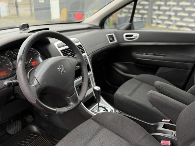 Червоний Пежо 307, об'ємом двигуна 0 л та пробігом 202 тис. км за 3950 $, фото 5 на Automoto.ua