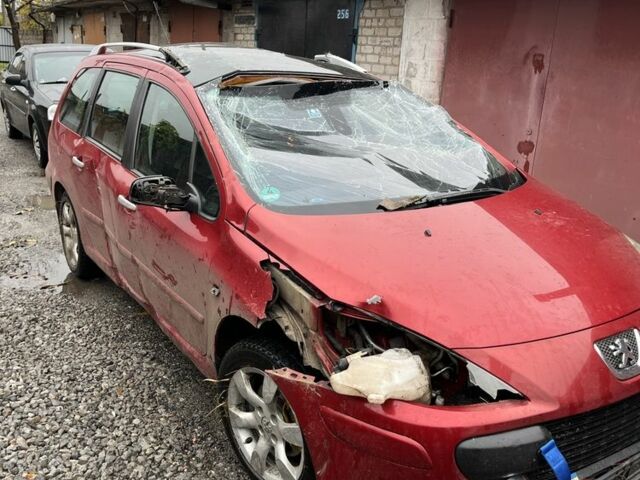 Пежо 307 2007 в Кривом Роге на Automoto.ua Красный Пежо 307, объемом двигателя 2 л и пробегом 272 тыс. км за 2100 $, фото 1 на Automoto.ua