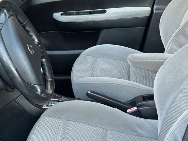 Червоний Пежо 307, об'ємом двигуна 2 л та пробігом 127 тис. км за 4200 $, фото 8 на Automoto.ua