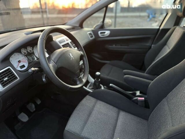 Пежо 307, объемом двигателя 2 л и пробегом 237 тыс. км за 5400 $, фото 24 на Automoto.ua
