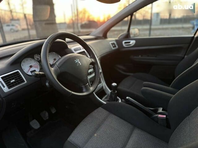Пежо 307, объемом двигателя 2 л и пробегом 237 тыс. км за 5400 $, фото 23 на Automoto.ua