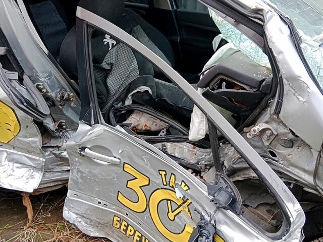 Пежо 307, объемом двигателя 2 л и пробегом 0 тыс. км за 500 $, фото 1 на Automoto.ua