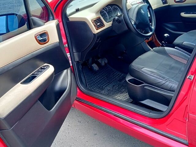 Пежо 307, об'ємом двигуна 1.6 л та пробігом 185 тис. км за 3600 $, фото 2 на Automoto.ua