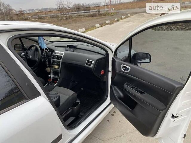 Пежо 307, объемом двигателя 1.6 л и пробегом 300 тыс. км за 4300 $, фото 1 на Automoto.ua