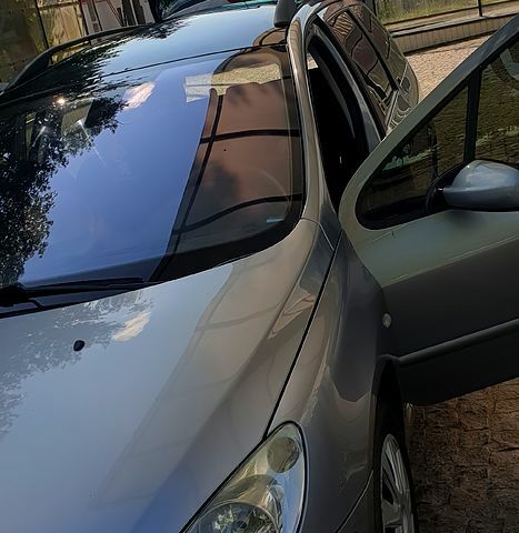 Пежо 307, объемом двигателя 1.6 л и пробегом 230 тыс. км за 4000 $, фото 3 на Automoto.ua