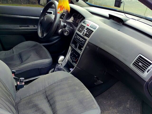 Пежо 307, объемом двигателя 1.6 л и пробегом 350 тыс. км за 4000 $, фото 4 на Automoto.ua