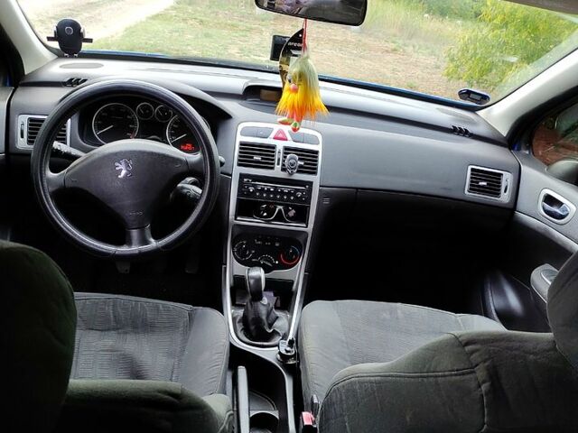 Пежо 307, объемом двигателя 1.6 л и пробегом 350 тыс. км за 4000 $, фото 3 на Automoto.ua