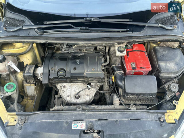 Жовтий Пежо 307, об'ємом двигуна 1.59 л та пробігом 292 тис. км за 2800 $, фото 10 на Automoto.ua