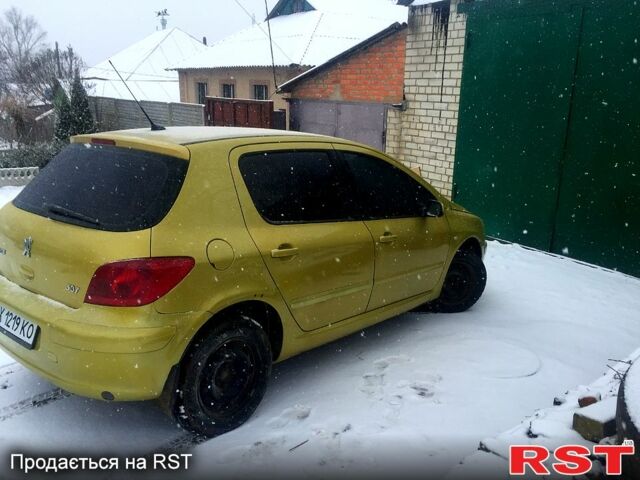 Жовтий Пежо 307, об'ємом двигуна 1.6 л та пробігом 307 тис. км за 3200 $, фото 1 на Automoto.ua