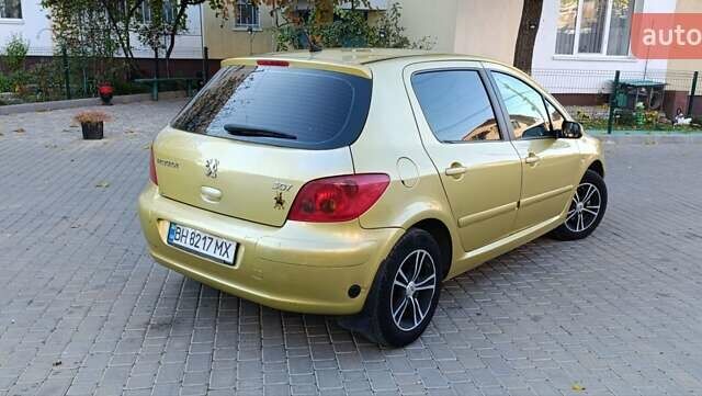 Желтый Пежо 307, объемом двигателя 1.6 л и пробегом 260 тыс. км за 3500 $, фото 1 на Automoto.ua