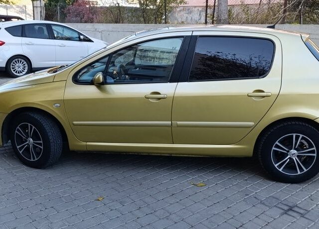 Жовтий Пежо 307, об'ємом двигуна 1.6 л та пробігом 260 тис. км за 3700 $, фото 6 на Automoto.ua