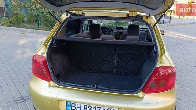 Желтый Пежо 307, объемом двигателя 1.6 л и пробегом 260 тыс. км за 3500 $, фото 9 на Automoto.ua