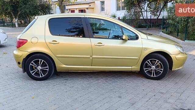 Желтый Пежо 307, объемом двигателя 1.6 л и пробегом 260 тыс. км за 3500 $, фото 5 на Automoto.ua