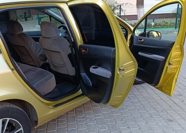 Жовтий Пежо 307, об'ємом двигуна 1.6 л та пробігом 260 тис. км за 3700 $, фото 11 на Automoto.ua