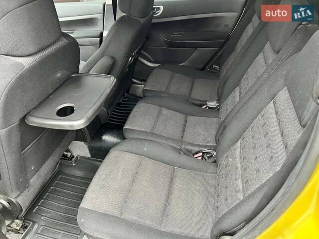 Желтый Пежо 307, объемом двигателя 1.6 л и пробегом 204 тыс. км за 3950 $, фото 8 на Automoto.ua