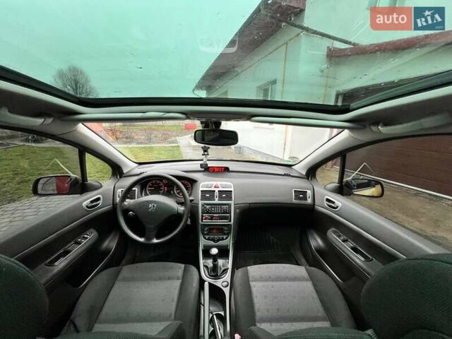 Желтый Пежо 307, объемом двигателя 1.6 л и пробегом 204 тыс. км за 3950 $, фото 4 на Automoto.ua