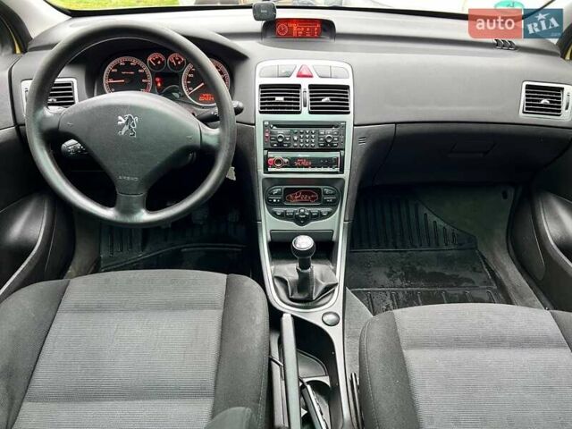 Желтый Пежо 307, объемом двигателя 1.6 л и пробегом 204 тыс. км за 3950 $, фото 7 на Automoto.ua