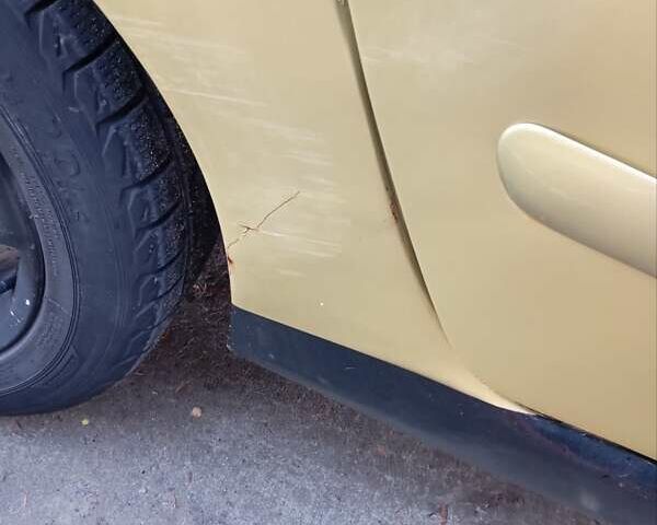 Жовтий Пежо 307, об'ємом двигуна 1.97 л та пробігом 382 тис. км за 2900 $, фото 22 на Automoto.ua