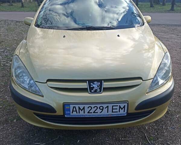 Желтый Пежо 307, объемом двигателя 1.36 л и пробегом 301 тыс. км за 3950 $, фото 6 на Automoto.ua
