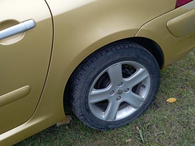 Жовтий Пежо 307, об'ємом двигуна 1.6 л та пробігом 240 тис. км за 3102 $, фото 3 на Automoto.ua