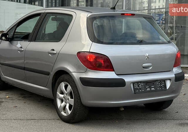 Серый Пежо 307, объемом двигателя 1.6 л и пробегом 232 тыс. км за 3999 $, фото 7 на Automoto.ua