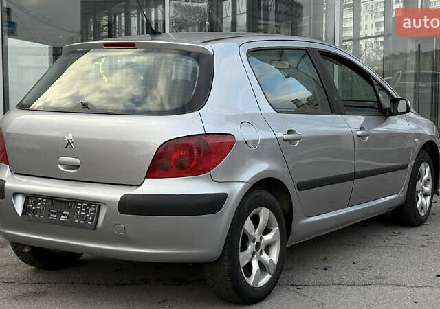 Серый Пежо 307, объемом двигателя 1.6 л и пробегом 232 тыс. км за 3999 $, фото 6 на Automoto.ua