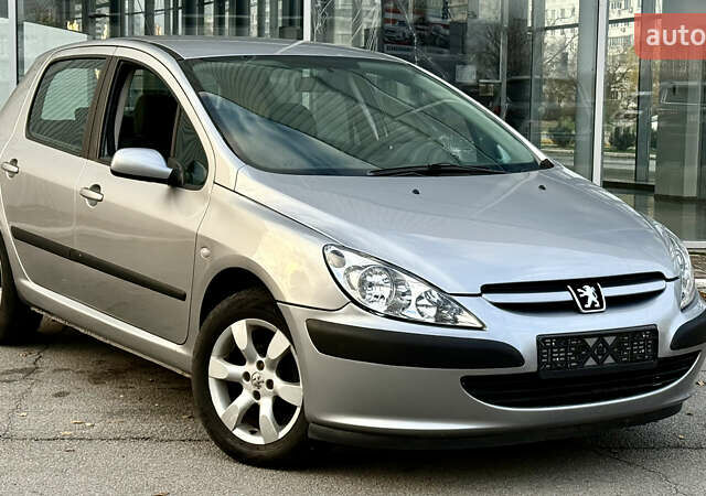Серый Пежо 307, объемом двигателя 1.6 л и пробегом 232 тыс. км за 3999 $, фото 2 на Automoto.ua