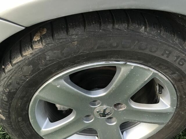 Сірий Пежо 307, об'ємом двигуна 1.4 л та пробігом 380 тис. км за 1500 $, фото 9 на Automoto.ua