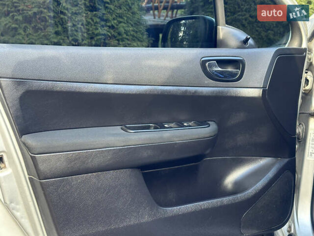 Сірий Пежо 307, об'ємом двигуна 1.4 л та пробігом 380 тис. км за 2999 $, фото 62 на Automoto.ua