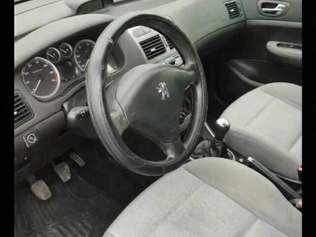 Сірий Пежо 307, об'ємом двигуна 1.6 л та пробігом 375 тис. км за 2000 $, фото 1 на Automoto.ua