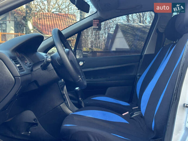 Сірий Пежо 307, об'ємом двигуна 1.4 л та пробігом 380 тис. км за 2999 $, фото 61 на Automoto.ua